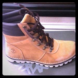 Timberland woman’s hiking boots